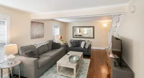 Home with Garage in DT Libertyville Near Naval Base - Image 5