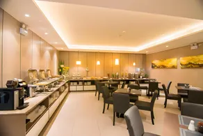 Home Inn Plus Beijing Guangqumennei Metro Station Hongrun - Image 3