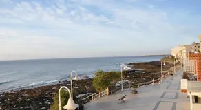 Alojamiento en primera línea de playa en Arinaga - Image 4