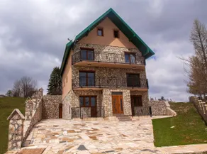 Forest Edge Two-Bedroom Apartment in Zabljak - Image 3