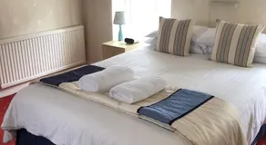 Green Tree Hotel - Image 2