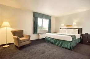 Oak Tree Inn - Image 4