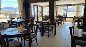 Family Hotel Bela - Image 3
