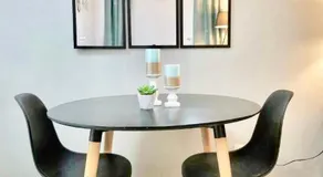 Super Cute Hampton Suites - Image 5