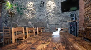 Fish Hotel - Image 4