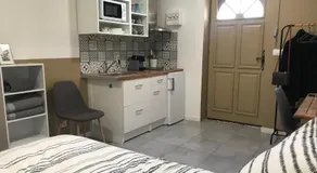 Studette de 17m2 avec parking privé gratuit Climatisation et petite cuisine - Image 3