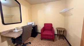 Regal Inn Coffeyville KS US 169 - Image 4