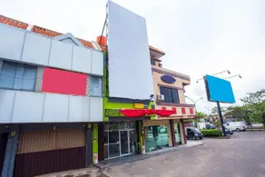 Captial O 2205 Hotel 3 Intan - Image 3