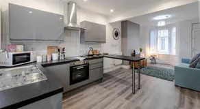Liverpool Harrow Road Sleeps 6- Infinity Apartment - Image 3