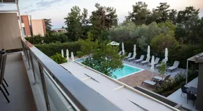 8 Boutique Suites - Image 3
