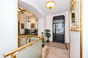 Santa Hill Hotel - Image 2