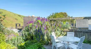 Sea Breeze! Walk to Beach!! In the Village! BBQ! Fast WiFi!! Dog Friendly! - Image 4