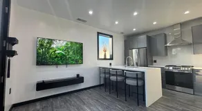 Burbank - Starlight Hills Private Luxury Guest House - Image 3