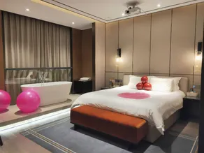Ashe · Lanbo Hotel - Image 2