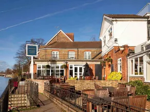 London Thames Lodge by Palette Resorts - Image 3