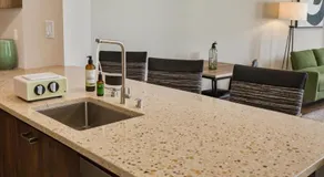 Premier Downtown Koreatown Apartment - Image 5