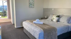 Norfolk Pines Motel - Image 2