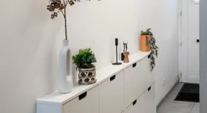 Unique Parking access, XL home w Parking option - Image 5
