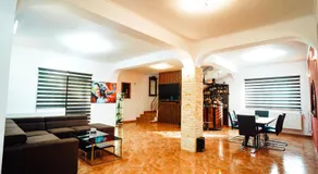 Casa cu Elefanți - Image 5