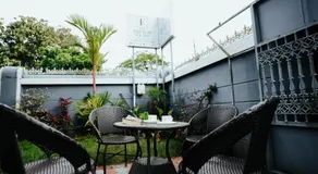 The French Square - Image 5