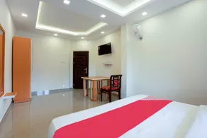 OYO 42688   Adora Hotel Fathima Palace - Image 3