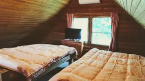 Log Cottage - Image 2