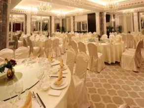 Wuxi Rsun The Lakefart Hotel - Image 3
