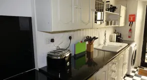 Saffron House - Image 3