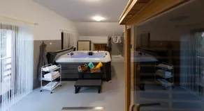 House Mate - Image 2