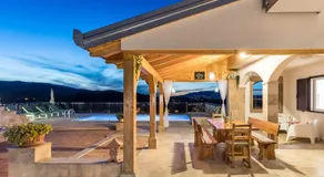Luxury Villa With Heated Pool & Magnificent View - Image 3