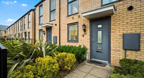 Charming 2-Bedroom Home - Garden & Driveway Parking 20SL - Image 4
