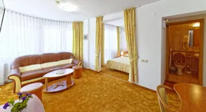 Hotel Oasis - Image 2