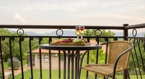 Three Oaks and an Aloe Boutique Hotel - Image 3