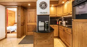 Villa Vallet- Newly renovated 2 bedroom nestled just off the main street - Image 5
