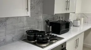 4 BR, Large & Modern Private House Central Location - Image 5