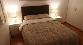Apartamento moderno e espaçoso, perto do centro histórico - Image 2
