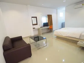 The Phant Hotel - Image 2