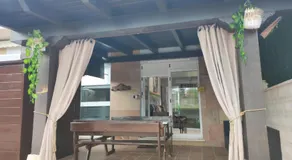 CHALET BAJO CON JARDIN, PATIO, CENADOR Y BARBACOA. - Image 3