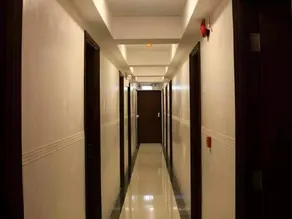Berlin Business Hotel - Image 2