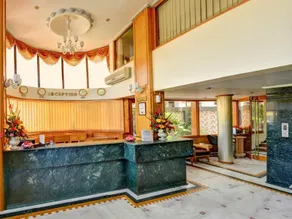 Hotel Pinnacle - Image 2