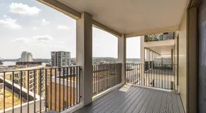 Spacious modern 1 bed Apartment. - Image 5