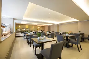 Home Inn Plus Xuzhou Yunlong Wanda Plaza - Image 3