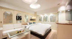 BE FREE HOTELS甲府は2025年8月にカップル専用のホテルをフルリノベーションした まったく新しいスタイルのホテルです様々なご利用者様の自由な過ごし方を提供するホテルとしてBE FREE HOTELsと名付けました - Image 2