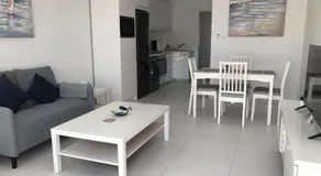 Elegant beachside apt - 1 min walk to Venus beach - Image 2