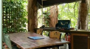 Black Cockatoo Lodge - Image 4