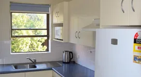 Dunbar Court Unit 8 - Bring your own linen - Image 4