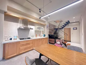 Chizozo Juejiang Hotel - Five Minutes Walk from Zhongyang Park MRT Station - Image 3