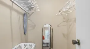 Up to 6 Guests - Stylish Retreat - Image 3