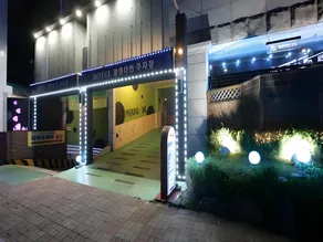 Valentine Hotel - Image 4