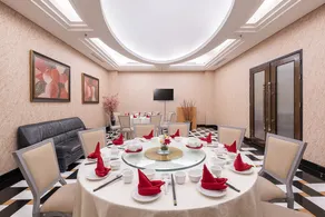 Merlynn Park Hotel - Image 5